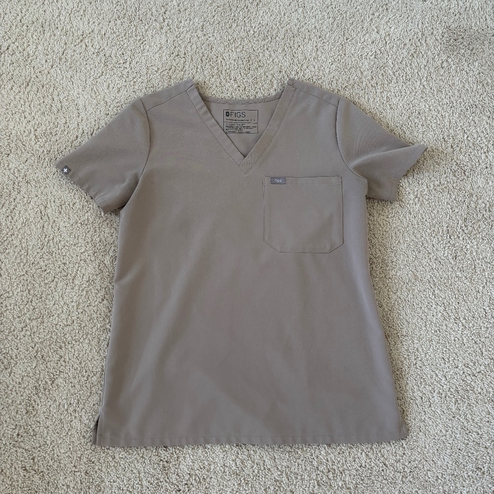 Figs Women's V-Neck Scrub Top in Taupe